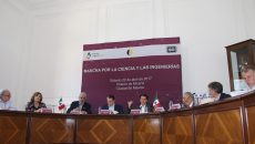 Ismael Herrera, Rosaura Ruiz, Antonio Arias, Jaime Parada, Jaime Urrutia, Óscar González y Antonio Lazcano, en la rueda de prensa convocada por las academias Mexicana de Ciencias, Ingeniería y Medicina, celebrada en el Palacio de Minería, en el marco de la Marcha por la Ciencia. (Foto: AMC/Luz Olivia Badillo.) Galería de fotos disponible en: http://www.comunicacion.amc.edu.mx/