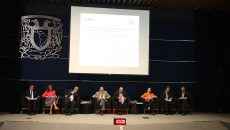 Universitarios reunidos en el auditorio Alfonso Caso de Ciudad Universitaria, en la inauguración del evento titulado México 2018: los desafíos de la nación. Las plataformas electorales discutidas por los universitarios. (Fotos: Elizabeth Ruiz Jaimes/AMC.)