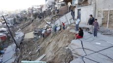 Lomas de Rubí es una zona urbanizada que creció ilegalmente en Tijuana, BC, y que con lluvias atípicas el agua retomó su cauce. (Foto tomada en febrero- 2018). (Fotos: tomadas del diario The San Diego Union-Tribune.)