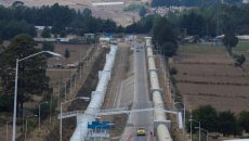 Las personas que habitan la zona metropolitana del Valle de México no son conscientes de las implicaciones económicas, sociales y de infraestructura que hay al abrir la llave y tener agua, expuso Rosario Pérez Espejo, investigadora del Instituto de Investigaciones Económicas de la UNAM. En la imagen, tramos de las líneas 1 y 2 del Sistema Cutzamala. (Foto: tomada de www.planetaazul.com.mx.)