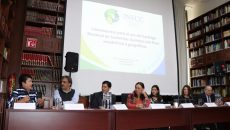 En la presentación del Catálogo Nacional de Sustancias Químicas participaron (de izq. a der.): Cristina Cortinas de Nava (Red Queretana de Manejo de Residuos), Oswaldo Celedón (Asociación Nacional de la Industria Química), Arturo Flores (Semarnat), María Amparo Martínez (INECC), Paloma Merodio (INEGI), Molly A. Strausbaugh (Asociación Química Americana) y Víctor Hugo Páramo (INECC). (Foto: cortesía INECC.)