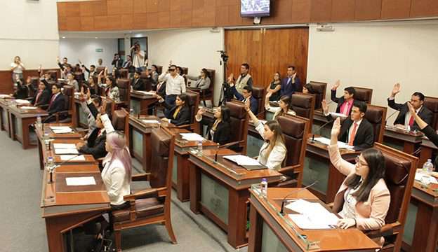 1er Parlamento Universitario de Derecho (2)