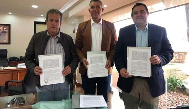 Firma rector y director del Inzace (1)