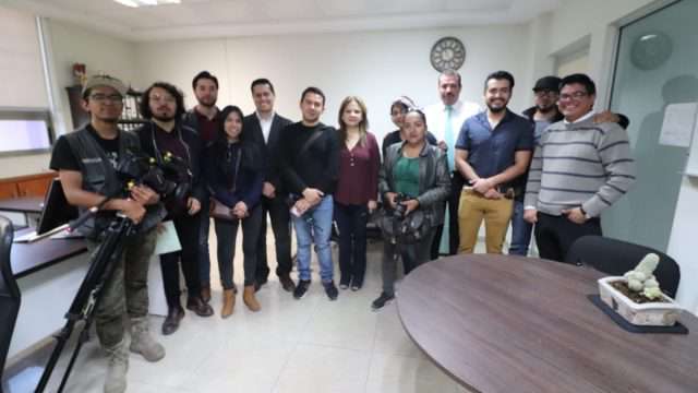 Los Comisionados Samuel Montoya y Julieta Del Río al inicio de las jornadas de socialización