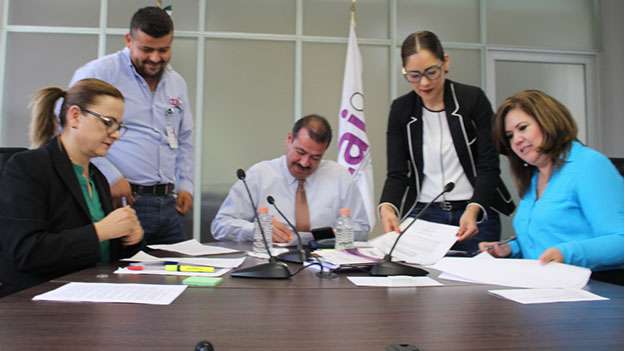 Morena deberá publicar y actualizar información de currículum de su dirigencia